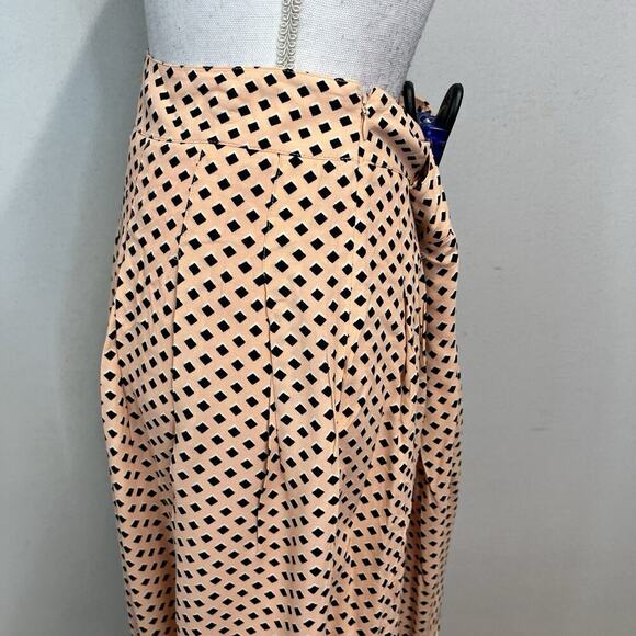 Talbots Skirt size 12 Peach Black Diamonds Knee Pleated Modest Career Church - Picture 6 of 9